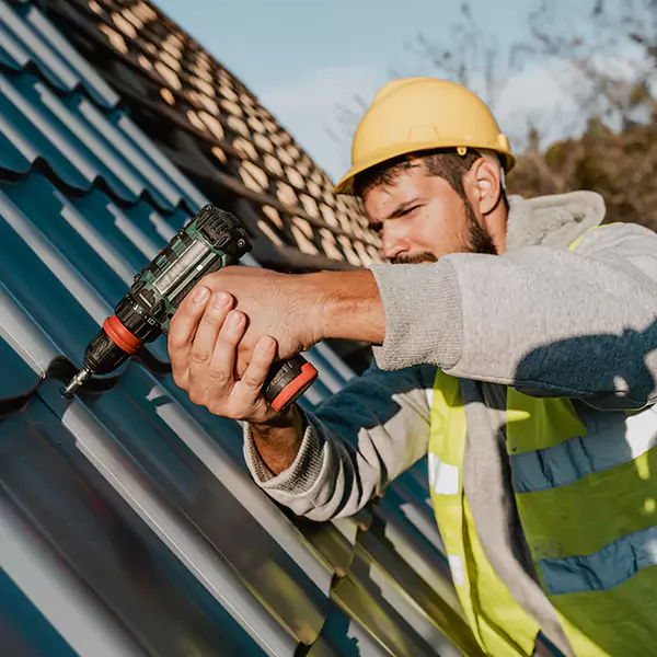 Why Calumet City Homeowners Choose Calumet City Roofing Pro for Steel Roof Repair Service?